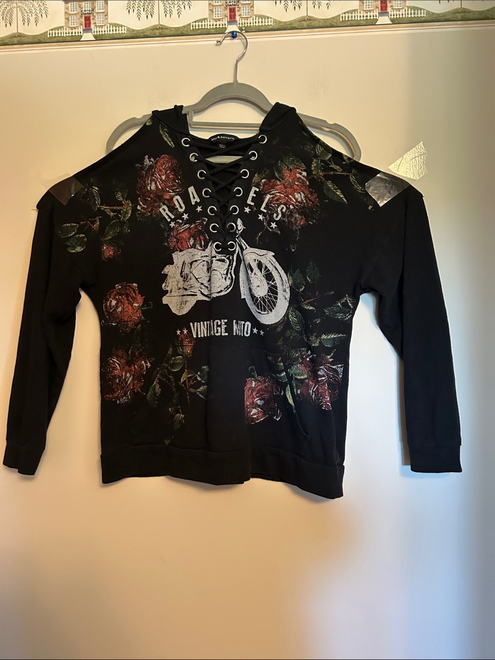 Rock & Republic pullover hoodie with cold shoulder tie front biker motif size M